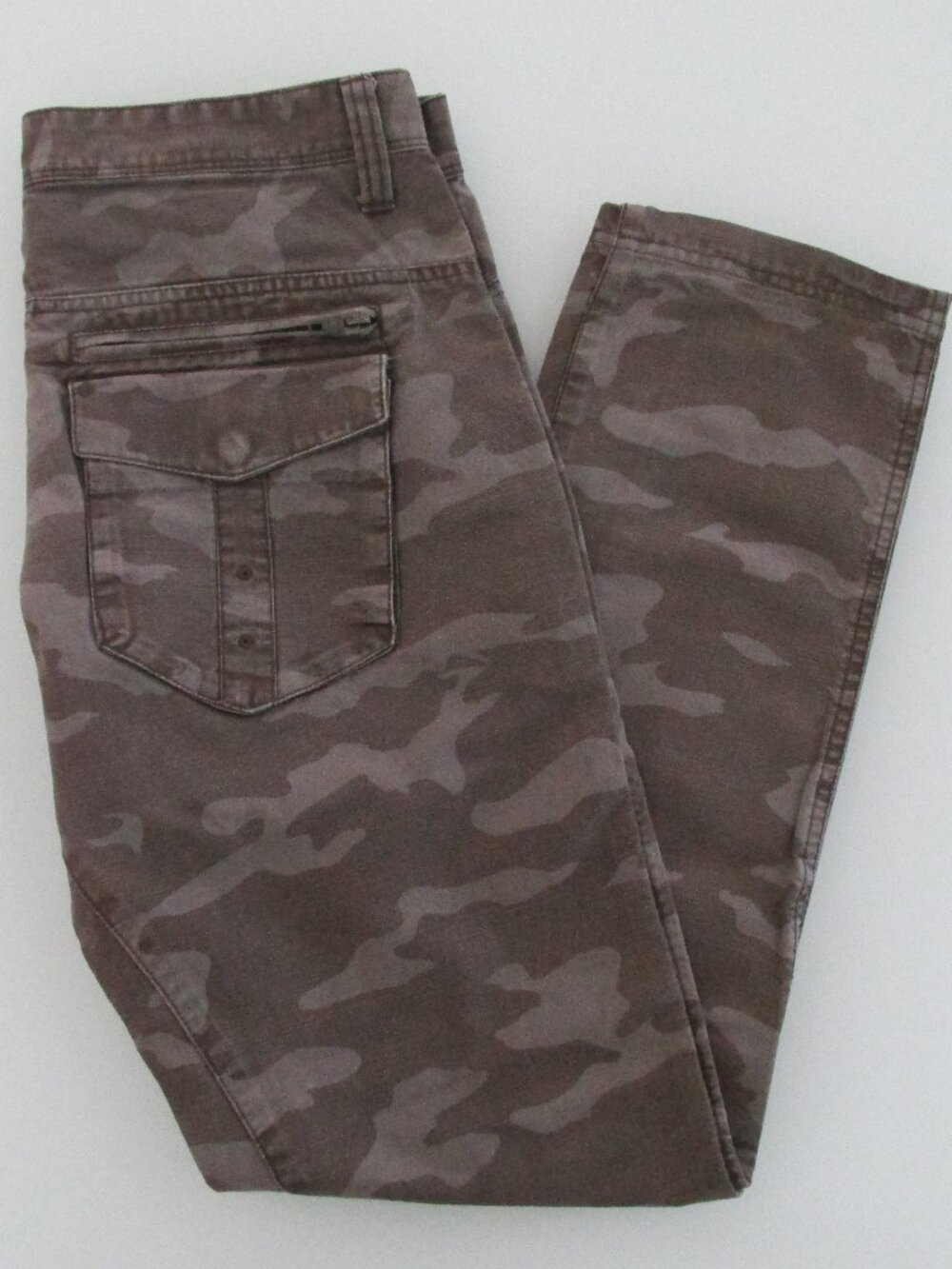 Helix Men's Camouflage Pants Size 30 X 32 (slim fit)